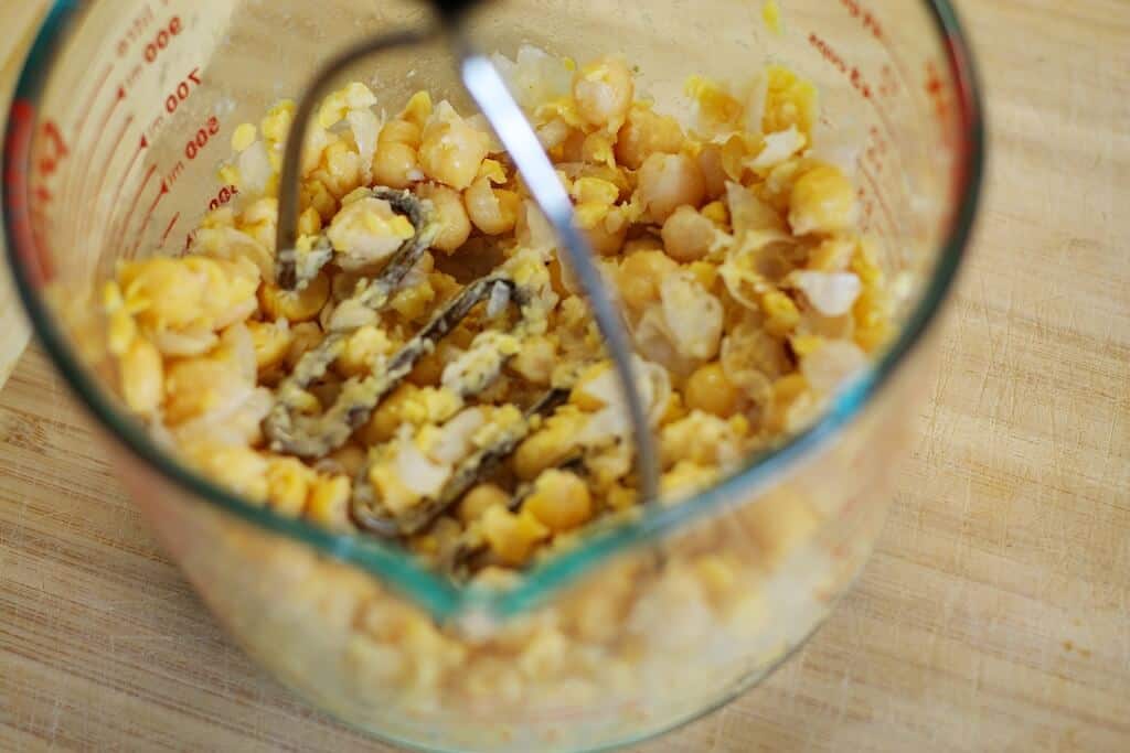 1_mashingchichpeas